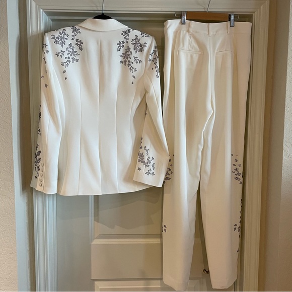 Cinq a Sept Cheyenne Heatset Lilac Vine Blazer (6) and Straight-Leg pant set (8) - Picture 6 of 10